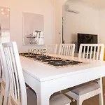 & Fully Equipped In Eixample Next To Metro, Sleeps 5 Lägenhet
