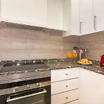 & Fully Equipped In Eixample Next To Metro, Sleeps 5 Lägenhet *
