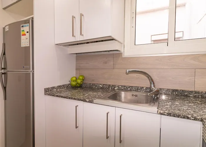 & Fully Equipped In Eixample Next To Metro, Sleeps 5 * برشلونة