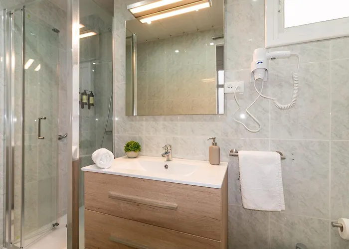 & Fully Equipped In Eixample Next To Metro, Sleeps 5 شقة