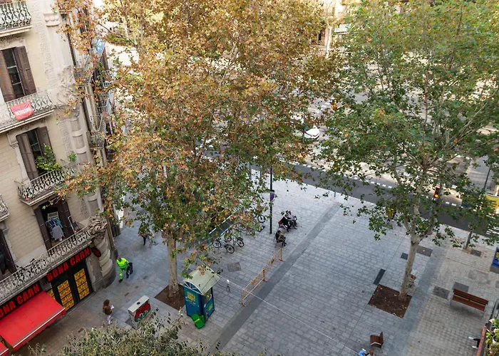 & Fully Equipped In Eixample Next To Metro, Sleeps 5 *