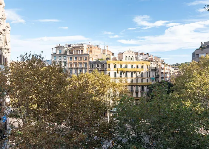 & Fully Equipped In Eixample Next To Metro, Sleeps 5 *
