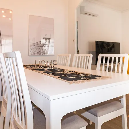 & Fully Equipped In Eixample Next To Metro, Sleeps 5 Апартаменты