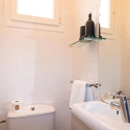 & Fully Equipped In Eixample Next To Metro, Sleeps 5 Апартаменты Барселона