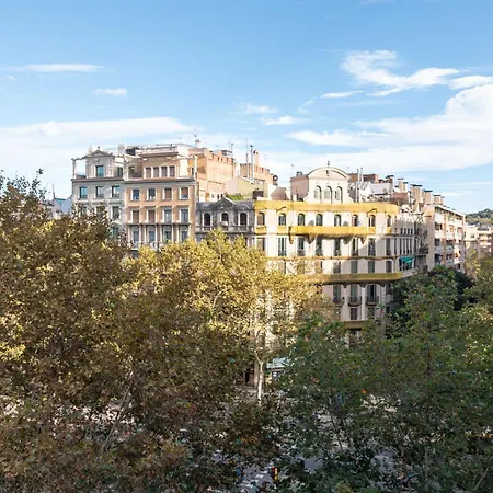 & Fully Equipped In Eixample Next To Metro, Sleeps 5 *