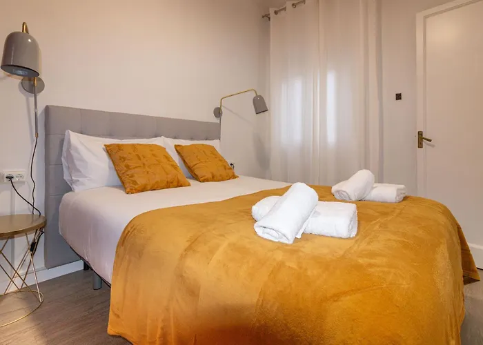 & Fully Equipped In Eixample Next To Metro, Sleeps 5 Barcelona