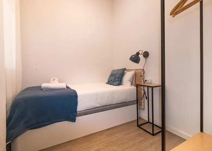 & Fully Equipped In Eixample Next To Metro, Sleeps 5 Lejlighed