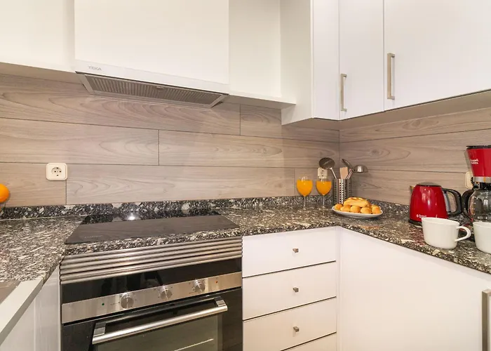 & Fully Equipped In Eixample Next To Metro, Sleeps 5 Lejlighed *