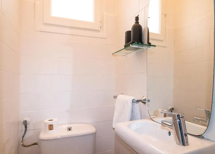 & Fully Equipped In Eixample Next To Metro, Sleeps 5 Lejlighed Barcelona